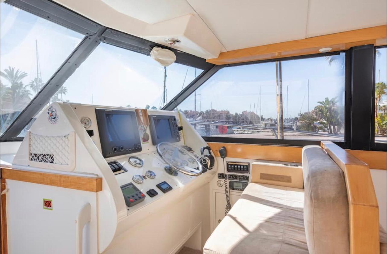 Barco Americano Sotogrande トレグアディアロ エクステリア 写真