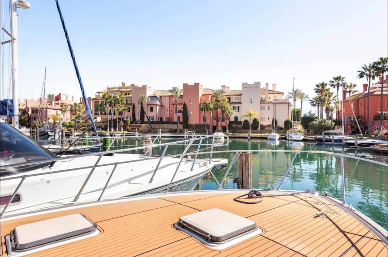 Barco Americano Sotogrande トレグアディアロ エクステリア 写真