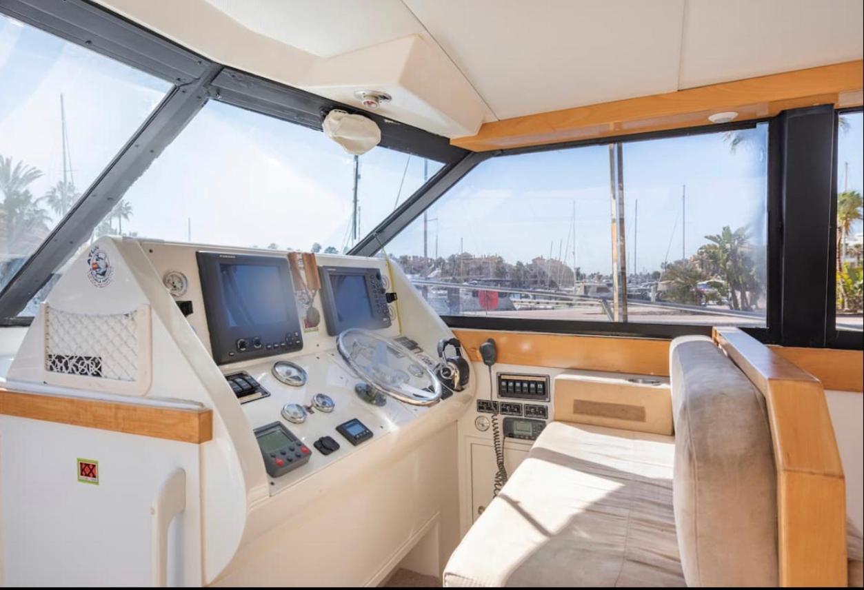 Barco Americano Sotogrande トレグアディアロ エクステリア 写真