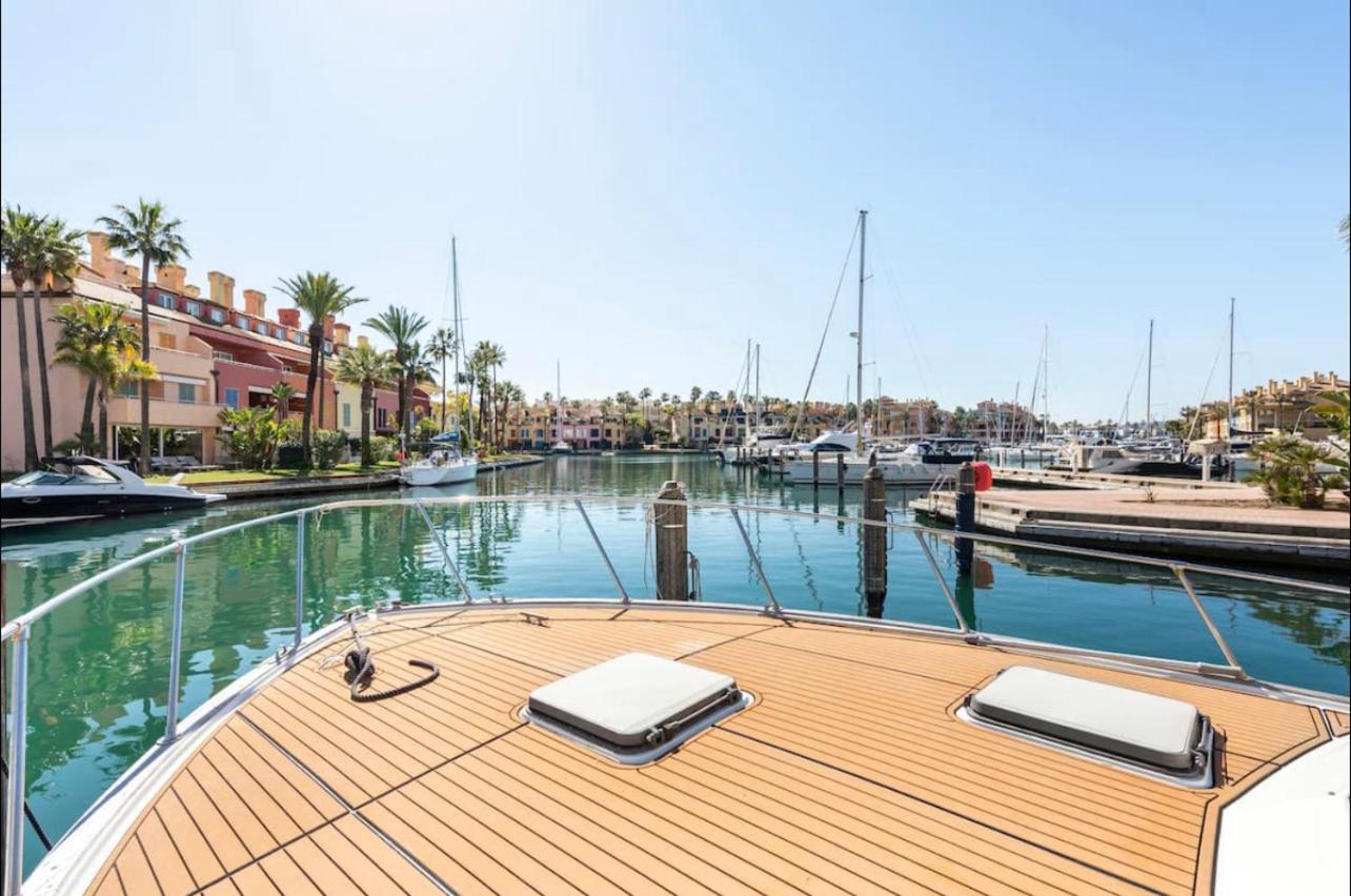 Barco Americano Sotogrande トレグアディアロ エクステリア 写真